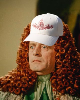 Lomikarův výraz potom co zjistil, že Tůto támto má na skladě poslední kusy čepic. 😆 Která by mu slušela nejvíc? 🤪